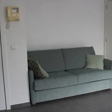 Studio-appartement In De Gezellige Winkelstraat Van Middelkerke-bad Middelkerke
